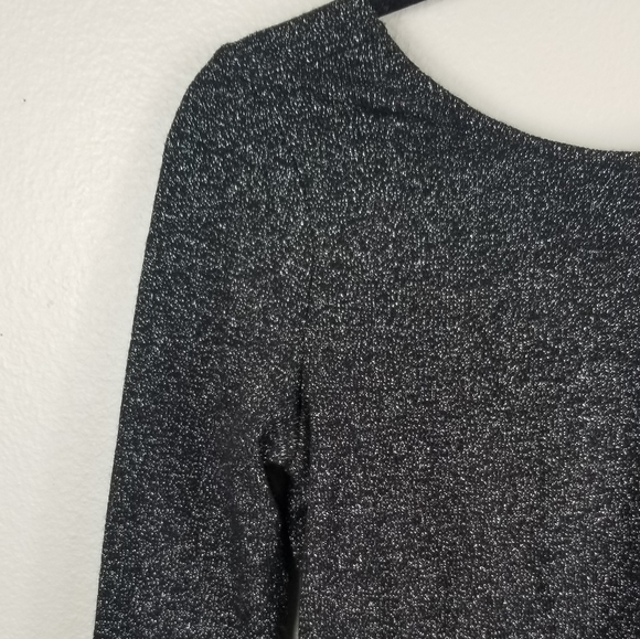 Black White Shiny Long Sleeve Exposed Midriff Top - Picture 5 of 5